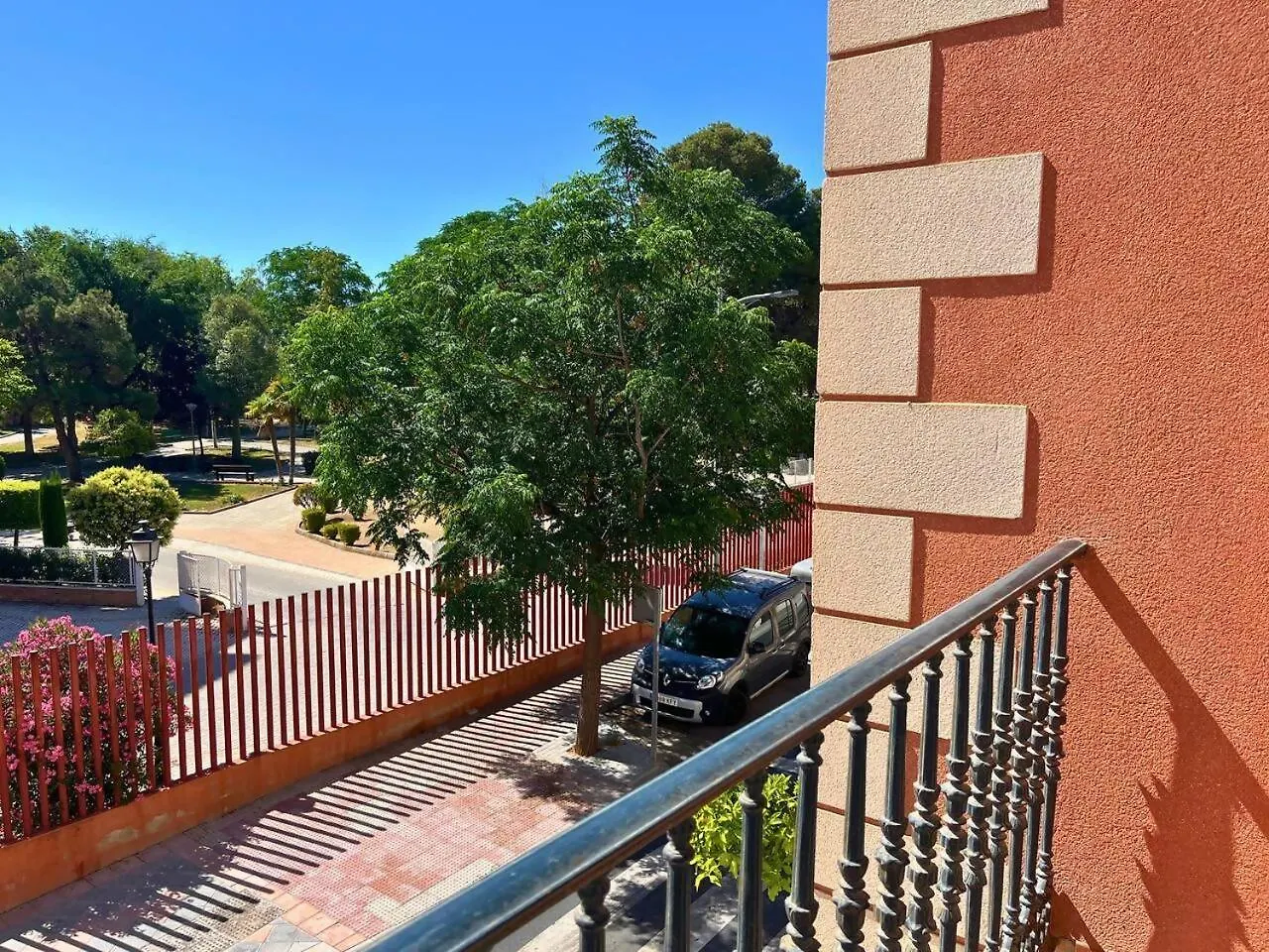 Home4U Calle Barcelona Armilla 0*,
